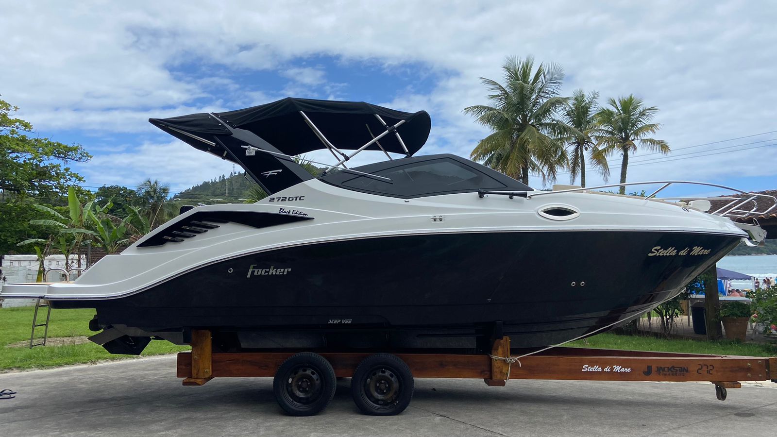 Focker 272 GTC ano 2024 com 1x Mercruiser 300 hp Focker 272 GTC ano 2024 com 1x Mercruiser 300 hp